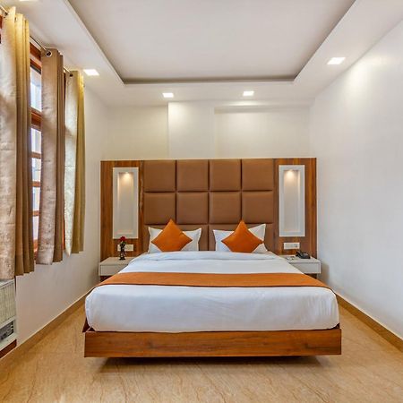 Rahul Palace By Golden Tree Near Metro Station And Ajmal Khan Market New Delhi Extérieur photo
