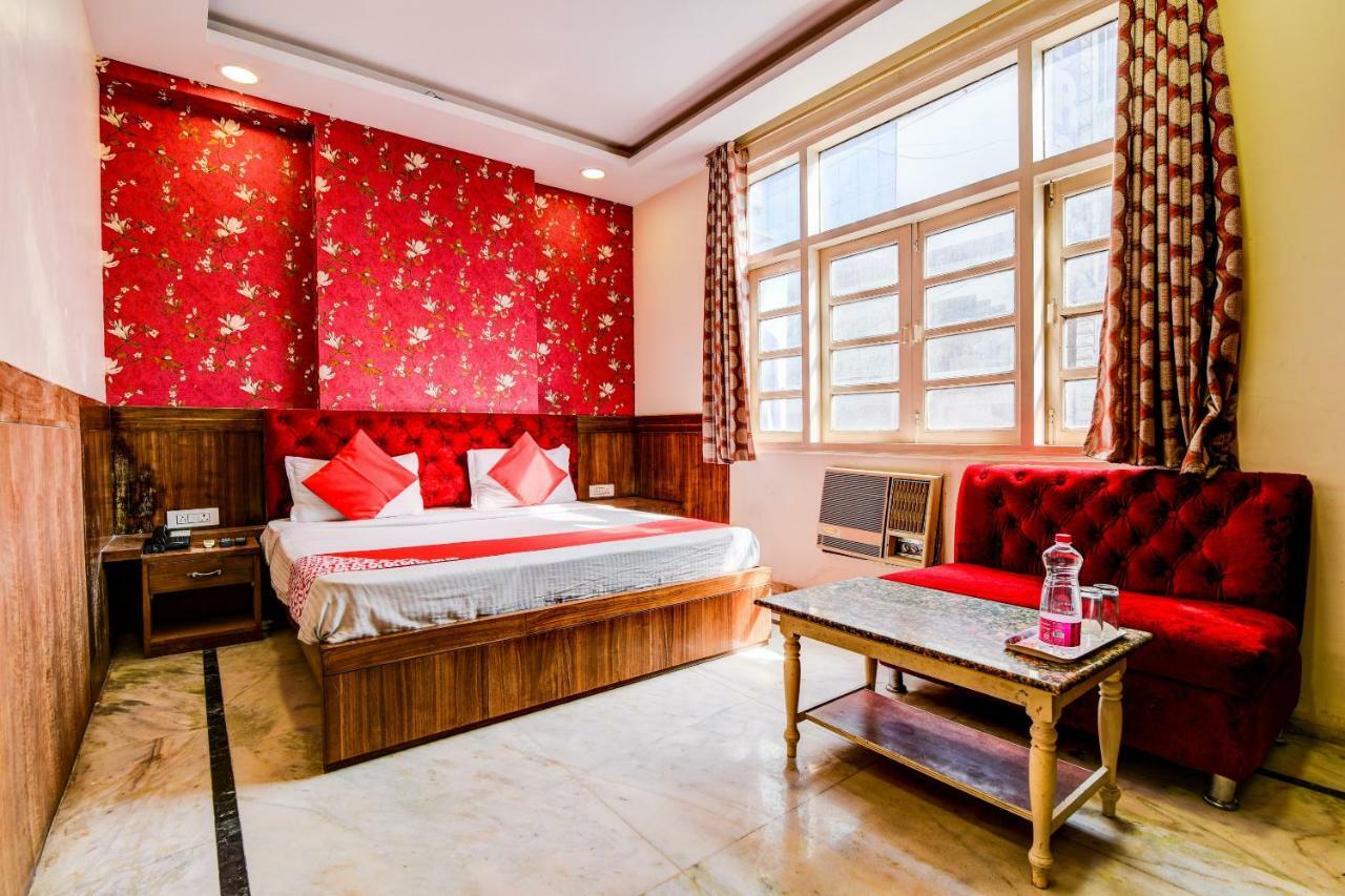 Rahul Palace By Golden Tree Near Metro Station And Ajmal Khan Market New Delhi Extérieur photo