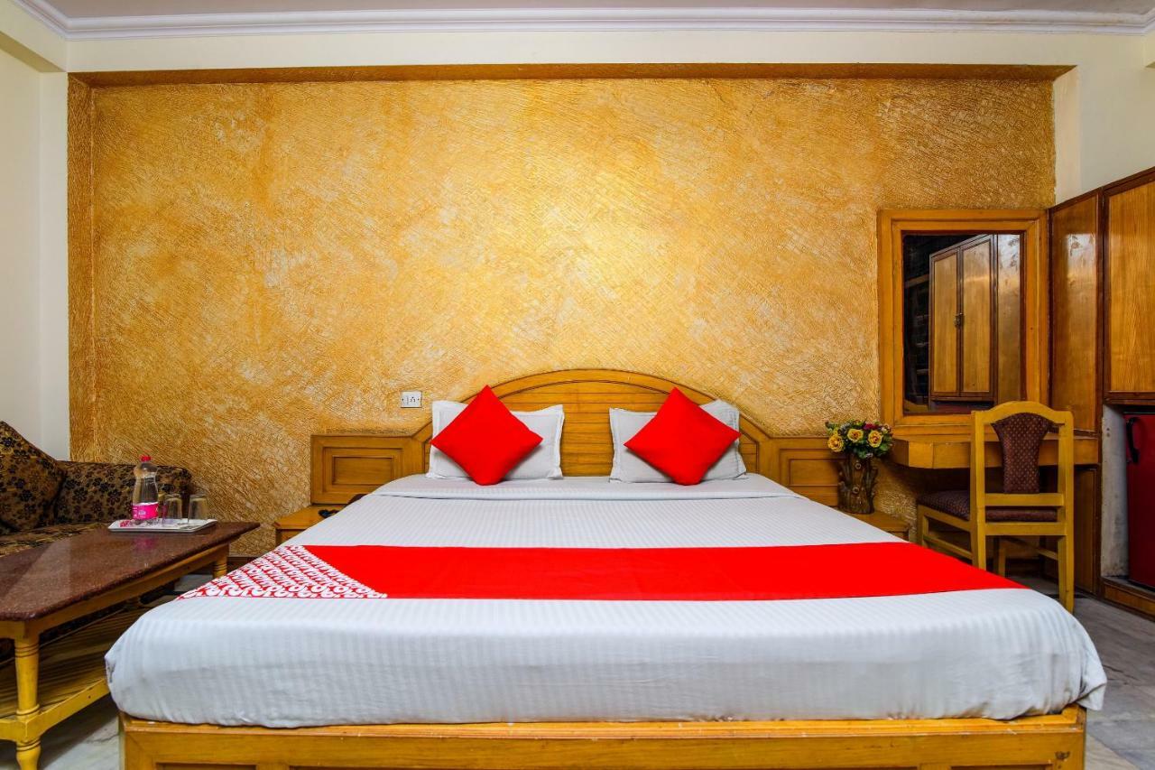 Rahul Palace By Golden Tree Near Metro Station And Ajmal Khan Market New Delhi Extérieur photo